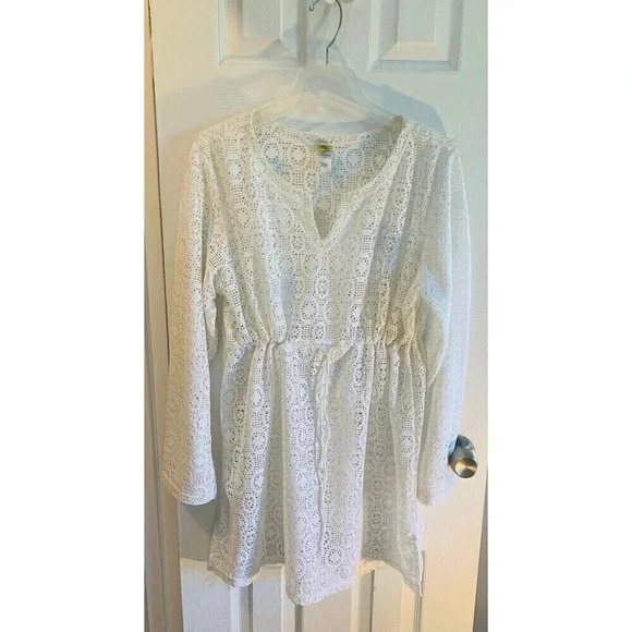Other - White Lace Long Sleeve Swimsuit Coverup Size XL